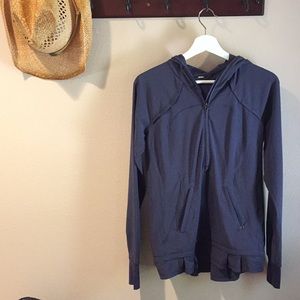 Lululemon Size 4 l/s halfzip hoodie unique ruffle